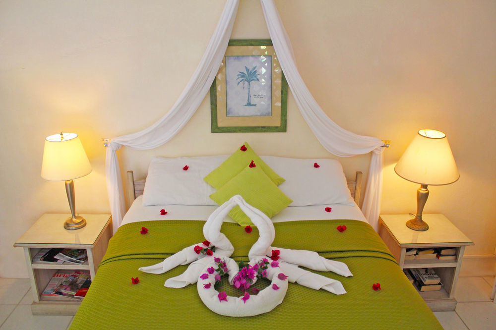 Hibiscus Heights Hotel Black Rock Bagian luar foto